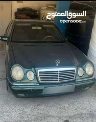 9 مرسيدس للبيع قرش ونص  مرخص سنه سبب البيع خارج البلد