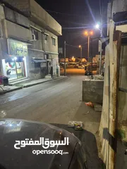  2 بيت طابقين للبيع كاش  في مخيم الزرقاء