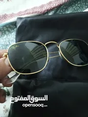  4 نظارات  ريبان الاصليه الفخمه الايطاليه بحال الوكاله استخدام بسيط محفور الرمز RB على اكثر من مكان