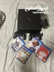  1 Ps4 pro + ايدتين للبليسيشن + سماعة بلوتث +الشاحن+للبليستيشن+ 4 سديات ومن ضمنهم العبة الشهيرة Gta5