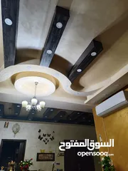  15 بيت منفصل مع حديقة للبيع بسبب السفر طولكرم شارع كتابا قرب حلويات البدر وجامع القيسي