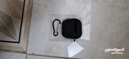  1 cover airpods 4