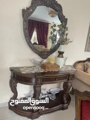  1 تسريحه مع مرايا بوفيه استقبال