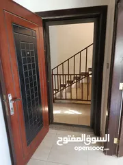  4 شقه فاخره  للايجار ( ديكورات فخمه )
