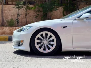  13 Tesla Model S Long Range Plus 2020 White interior