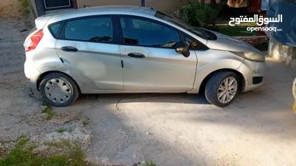  3 فورد فيستا 2015 للبيع