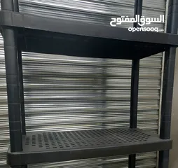  3 رفوف بلاستيك الجمل بقوة حمل لكل رف 250 Kg ارتفاع الستاند  (242cm) وعرضه (90cm)  لكل ستاند  5 رفوف