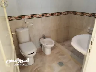  24 شقة أرضية مميزة للبيع في خلدا  - خلف الموفنبيك وقرب لاكي 210م مع حديقة وترسات 80م