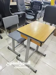  18 كراسي محاضرات خشب ومنجد و دروج مدرسية واثاث مدرسي. ماركا الجنوبية طريق الحزام قرب مطار ماركا