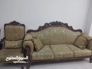  1 طقم كنب زان + 5 ثريات + طاوله  وسط 3 قطع