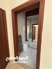  11 شقة طابق اخير 220م للبيع ضاحية الرشيد