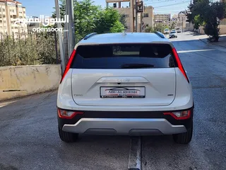  4 حبيب بدور توفر بنزين بس كيا نيرو اوفر سيارة في السوق