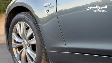  5 سيارة إنفينيتي Q70 2014 للبيع