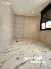  15 شقه فاخره طابق اول هندسي(ثاني) يوجد مصعد سمارت هوم