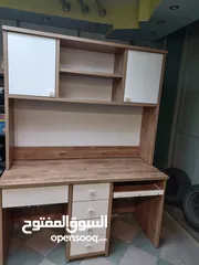  1 للبيع مكتب اربع جوارير مع خزانة علوية