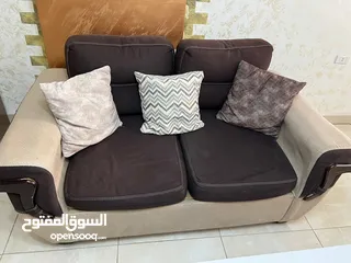  9 طقم كنب كورنر بحالة ممتازة استعمال  خفيف قماش ثقيل  تفصيل سفنج عالي خشب تقيل