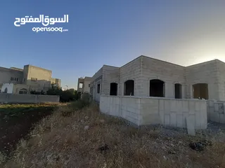  2 بيت مستقل عظم واجهة حجر مميز للبيع في بيت راس