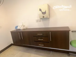  1 خزانة تخزين مستلزمات طب الاسنان