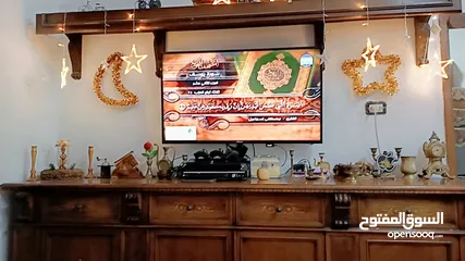  1 دنسوار زان خليجي قطعتين حجم كبير اربع كمودينات من تخت واربع دروج ثقيل ومرتب