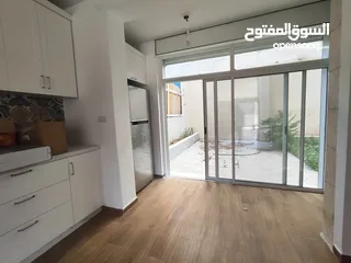  3 شقة مفروشة مع حديقة للايجار في عين منجد