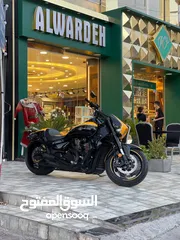  3 سوزوكي بوليفارد  boss m109r 2014  عجل خلفي 300  فلتر معدل  وفلتر الأصلي موجود  والكرسي الخلفي موجود