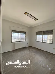  13 شقة مجددة بالكامل - الرابية - 3نوم1ماستر - بإطلالــــه مميزة - قرب الخدمات العامة