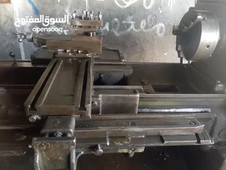  1 مخرطه الماني شرقي طول 3متر