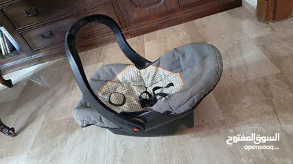  7 سرير اطفال خشب وكراجة وكار سيت للبيع