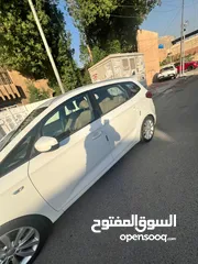  12 كيا كارينز Kia Carens