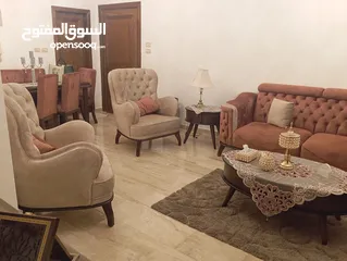  15 طقم كنب ضيوف فاخر و طاولة سفرة وطاولة وسط
