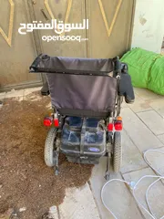  4 كرسي متحرك كهربائي مستعمل بوضع جيد و بسعر جيد