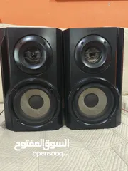  1 سماعتبن سوني بحالة ممتازة بدون بوفر