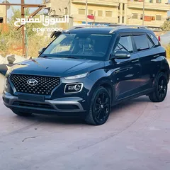  1 Hundai venue (V) one million 2020