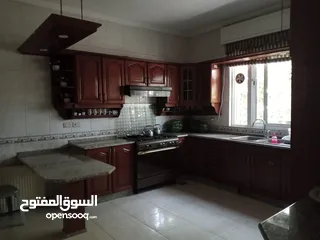  10 .عبدون فيلا مستقله  في ارقى مناطق عبدون