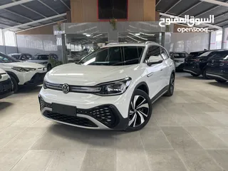 1 Volkswagen Electric ID.6 PUER + 2022 مستعمل بحالة الوكالة