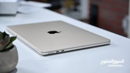  2 ماك بوك اير 2022 m2 حالة ممتازة MacBook Air very good condition with box and original charger