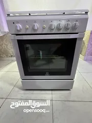  3 بسعر رخيص جدا، مستعمل كأنه جديد و في حالة جيدة Indesit فرن