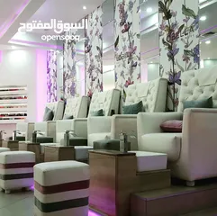  14 .صالون للعناية بالاظافر و سبا    .                          .Nails Spa &More .