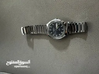  3 ساعه سويسري فيفر لوبا بحاله جيده جدا اتوماتيك لون مميز