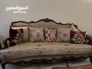  3 طقم كنب كلاسيكي مع طاولات - Classic Sofa set