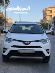  2 راف فور XLE موديل 2017 فحص كامل 7 جيد فُل اوبشن مع فتحة 4X4 بحالة الوكالة مميز للبيع