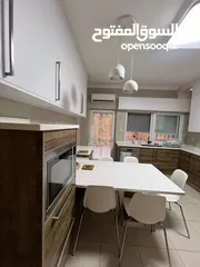  6 شقة مميزة للبيع طابق شبه أرضي 180م داخلي/ 130م خارجي في أجمل مناطق عبدون / ref 9356