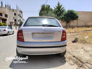  6 سكودا فابيا للبيع موديل 2004 اوتوماتيك بحالة الوكالة