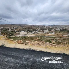  3 524 م للبيع في بيرين على 3 شوارع جميع الخدمات