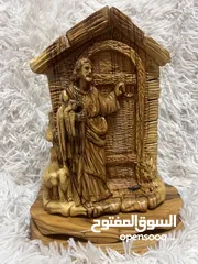  2 تماثيل خشب زيتون نحت يدوي احجام وأوزان مختلفة