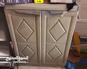  18 طاولات خزانة بلاستيكية نثريات للبيع