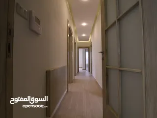  13 شقة طابق أخير مع روف (205م)داخلي (80م)ترس خارجي في أرقى مناطق ام حجير شفا بدران