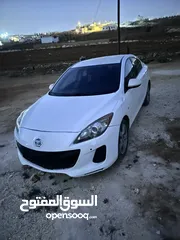  3 مازدا 3 2013  متور 2000 بنزين  ماشية 79 الف كيلو فقط  داخلية كرتونة
