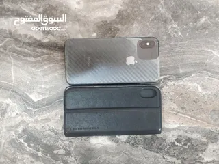  2 هاتف ايفون X نظيف جدا استعمال شهرين  مش مغير اشي.  بطاريه 99. غير قابل للبدل   اقرا الوصف