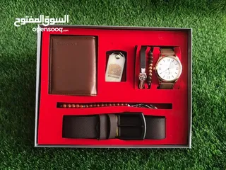  7 بكج ساعات رجالي أنيق يحتوي سبع قطع لكل منها مظهرها الخاص والمميز
